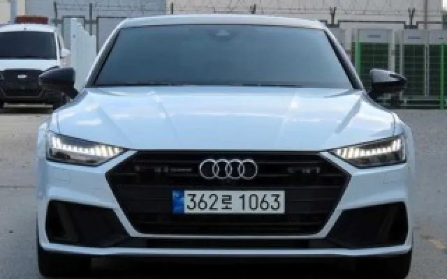 중고차가격시세 A7 (4K) 55 TFSI 콰트로 프리미엄 매물 사진 16 - 2022/04 69,222km