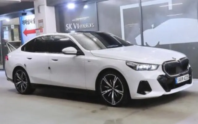 중고차가격시세 5시리즈 (G60) 530i xDrive 매물 사진 13 - 2024/10 37,674km